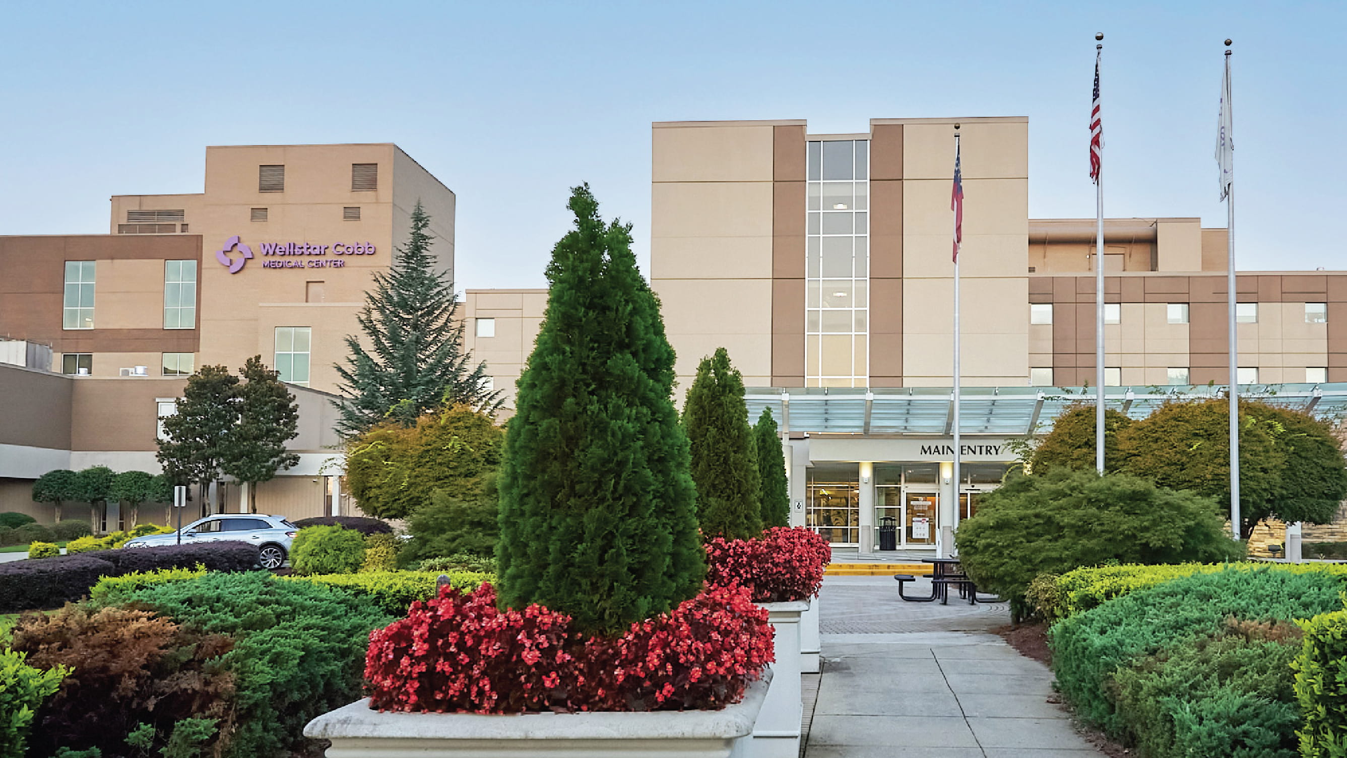 Photo of Wellstar Cobb Medical Center front at dusk